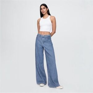GAP Ultra Soft Baggy Jeans NWOT 25/0R